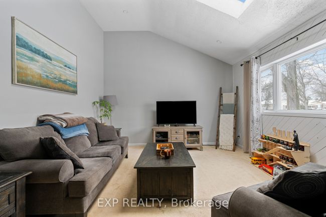 6792 Jill Dr, House other with 3 bedrooms, 1 bathrooms and 2 parking in Niagara Falls ON | Image 12