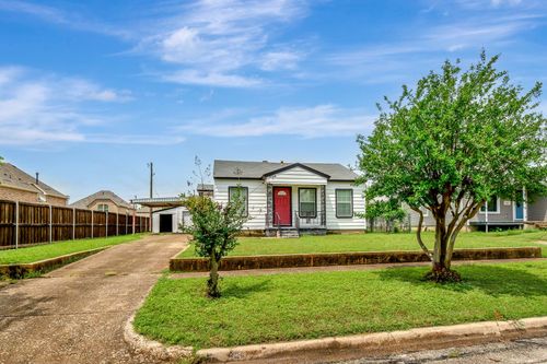 313 W 7th St, Irving, TX, 75060-5206 | Card Image