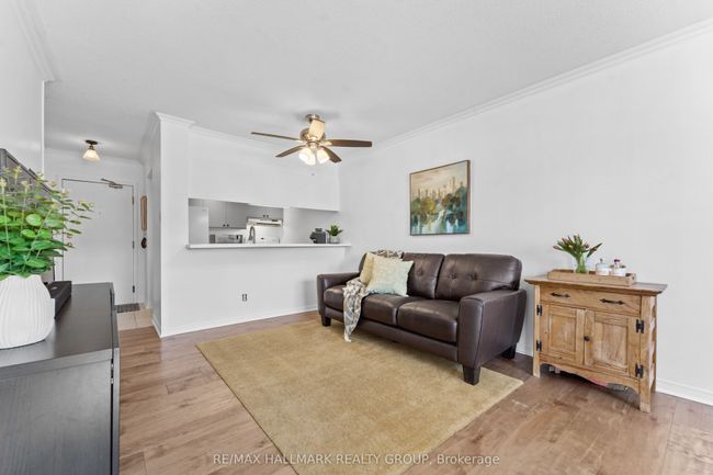 104 - 1099 Cadboro Rd, Condo with 2 bedrooms, 1 bathrooms and 1 parking in Gloucester ON | Image 5