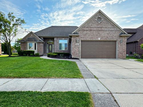 50247 Cheltenham Dr, Macomb, MI, 48044-1389 | Card Image