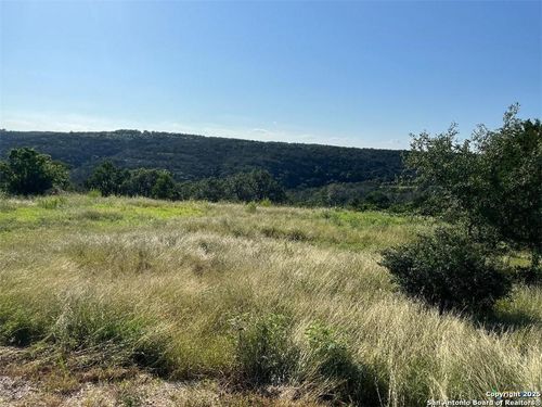 904 Indian Rdg, New Braunfels, TX, 78132-3557 | Card Image