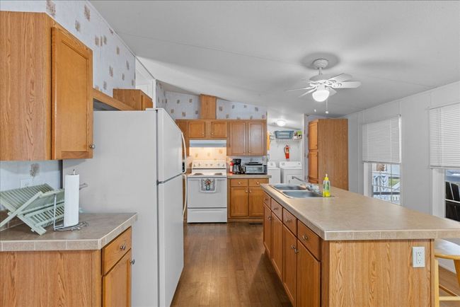 1415 Cedar St Ne, House other with 3 bedrooms, 2 bathrooms and 1 parking in Steinhatchee FL | Image 12