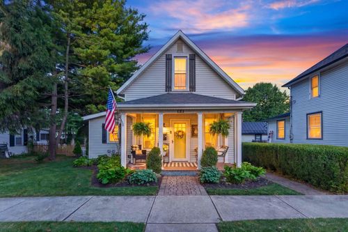 52 N Trine St, Canal Winchester, OH, 43110-1132 | Card Image