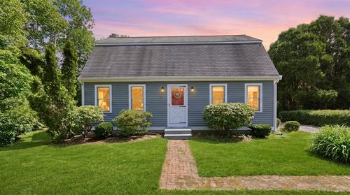28 Buckingham Dr, Sandwich, MA, 02563-2401 | Card Image