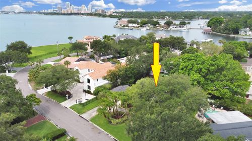 136 Bay Point Drive Ne, SAINT PETERSBURG, FL, 33704 | Card Image