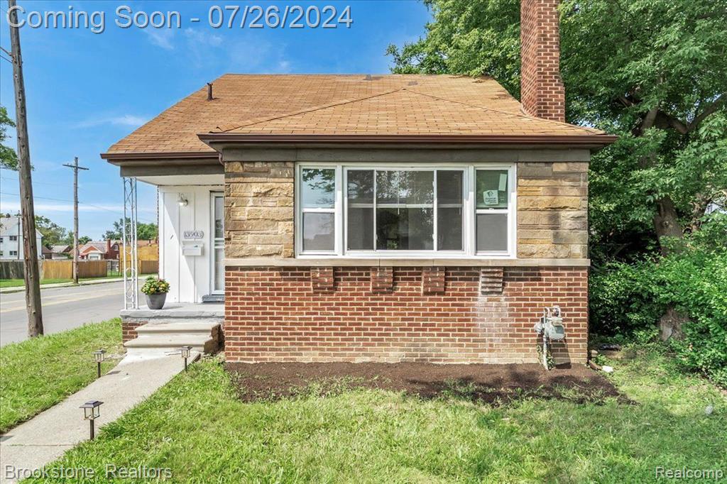 Winthrop St, Detroit, MI 48227