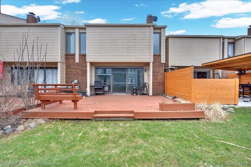 2148 Village West Drive S, Lapeer, MI, 48446 | Card Image