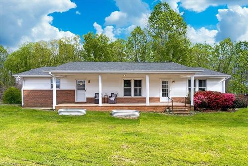 4036 Muncus Rd, Jonesville, NC, 28642-9176 | Card Image