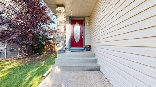 70 Crystalridge Close, Okotoks, AB, T1S1X6 | Card Image
