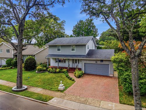 27 Driftwood Dr, Port Washington, NY, 11050-1716 | Card Image