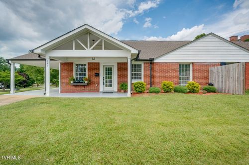 247 Cherokee Village Dr, Kingsport, TN, 37660-3763 | Card Image