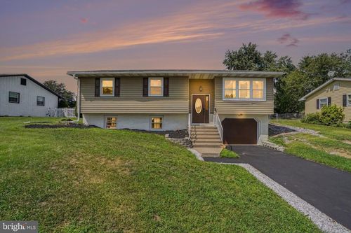 3220 S Scenic Rd, Harrisburg, PA, 17109-1029 | Card Image