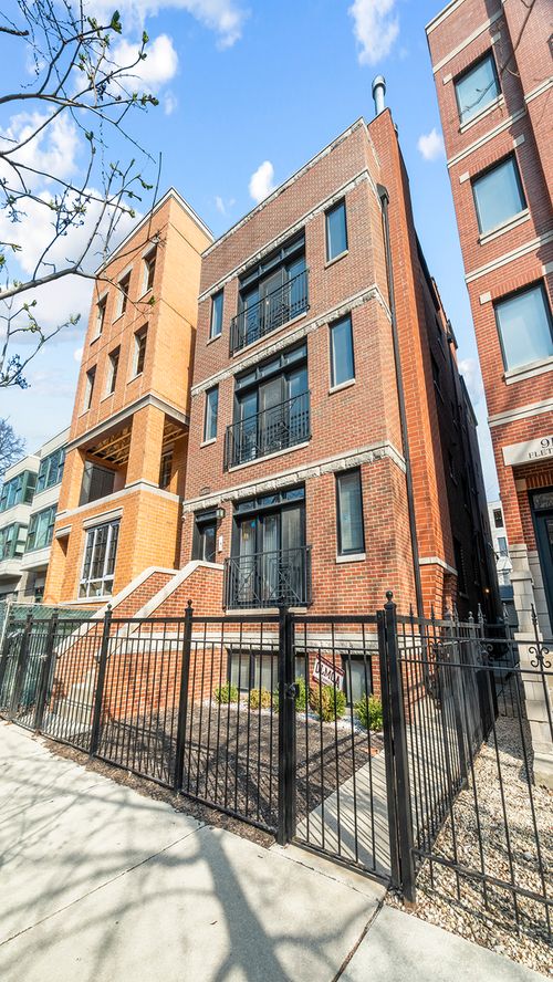2-912 Fletcher St, Chicago, IL, 60657-4412 | Card Image