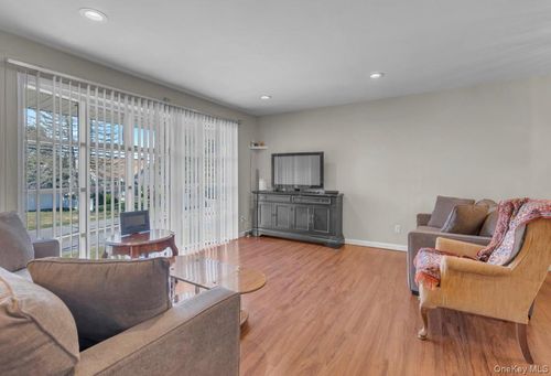 149 Osceola Ave, Deer Park, NY, 11729-1703 | Card Image