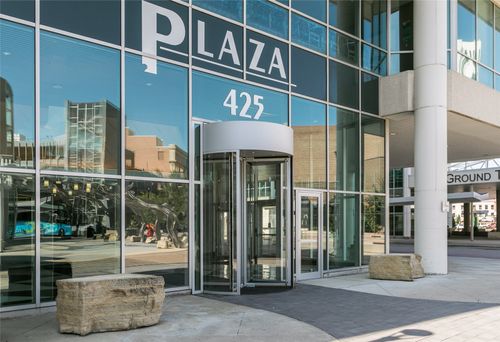 100-425 2nd St Se, Cedar Rapids, IA, 52401-1819 | Card Image