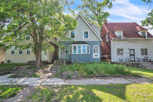16523 Log Cabin St, Detroit, MI, 48203-2639 | Card Image