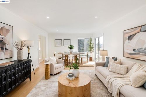 apt-202-6558 Lucas Ave, Oakland, CA, 94611-2935 | Card Image