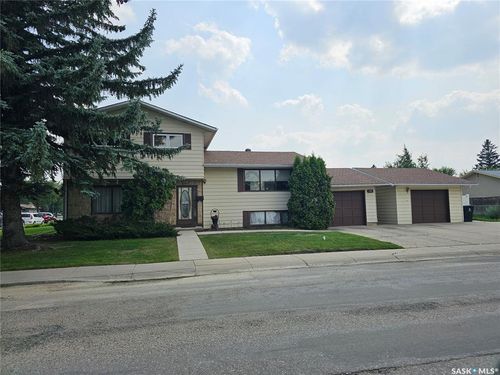 702 Mckercher Dr, Saskatoon, SK, S7H3W7 | Card Image