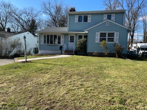 107 Hiawatha Blvd, Oakland, NJ, 07436-2905 | Card Image