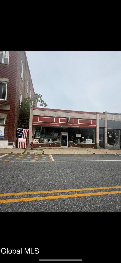 105 Montcalm St, Ticonderoga, NY, 12883-1354 | Card Image