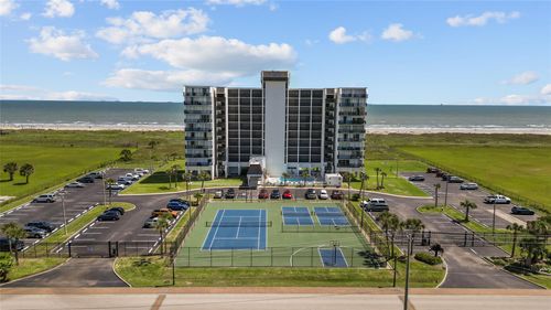 apt-210-415 E Beach Dr, Galveston, TX, 77550-3307 | Card Image