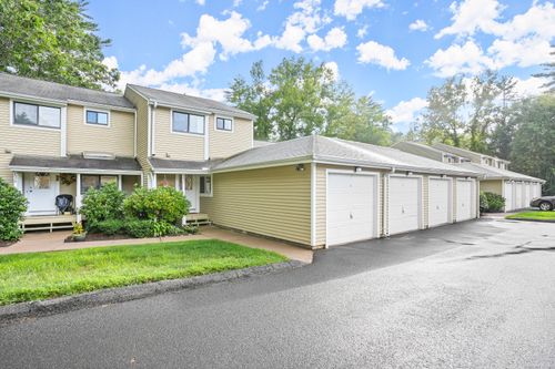 c-17 Wiggins Farm Dr, Simsbury, CT, 06070-2470 | Card Image