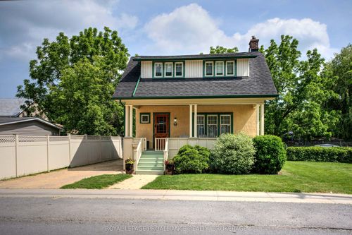 12 Thomas St W, Napanee, ON, K7R2G7 | Card Image