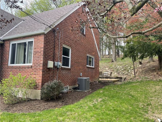 right side, all brick construction | Image 4