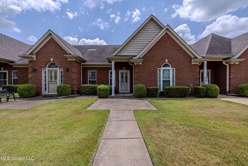 872 Cardinal Ln, Hernando, MS, 38632-8951 | Card Image
