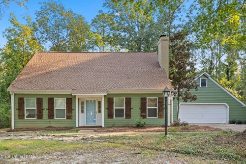 100 Redbud Ct, Brandon, MS, 39047-6400 | Card Image