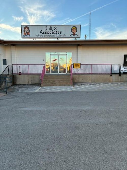 ste-b-500 W Battlefield St, Springfield, MO, 65807-4294 | Card Image