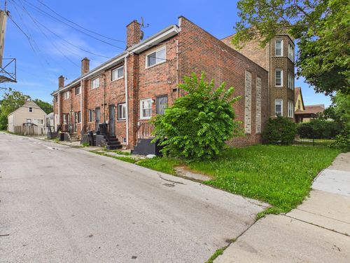 f-7915 S Saginaw Ave, Chicago, IL, 60617-1372 | Card Image