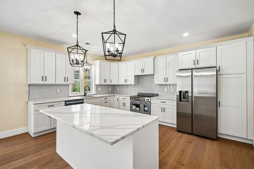 33 Seabiscuit Dr, Plymouth, MA, 02360-8608 | Card Image