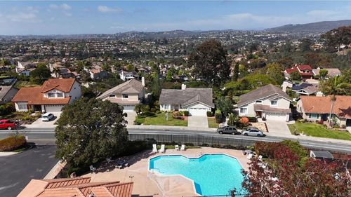 1633 N Willowspring Dr, Encinitas, CA, 92024-1991 | Card Image