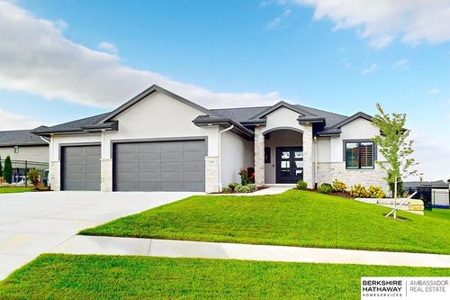 19016 Hazelnut Dr, Gretna, NE, 68028-5089 | Card Image