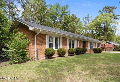 2213 Colony Plz, Jacksonville, NC, 28546-1615 | Card Image