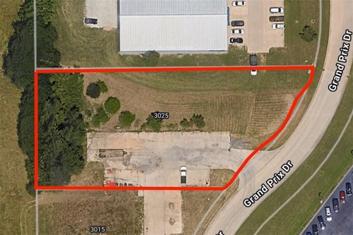 3025 Grand Prix Drive, Decatur, IL, 62526 | Card Image