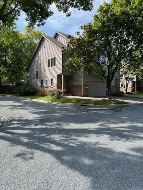 5428 Rowland Park Rd, Minnetonka, MN, 55343-4358 | Card Image