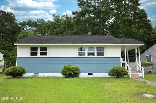 420 New River Dr, Jacksonville, NC, 28540-6006 | Card Image