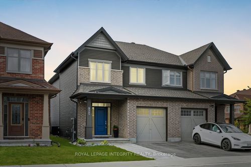 825 Indica St, Stittsville, ON, K2S2J8 | Card Image