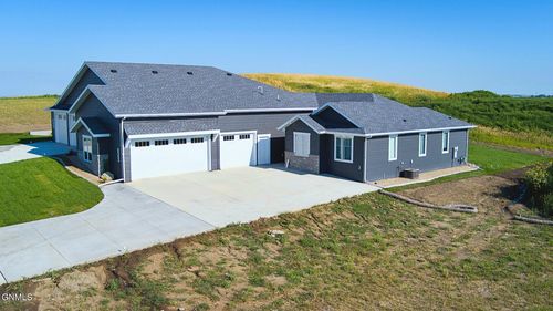 2020 Prairie Hawk Dr, Bismarck, ND, 58503-5739 | Card Image
