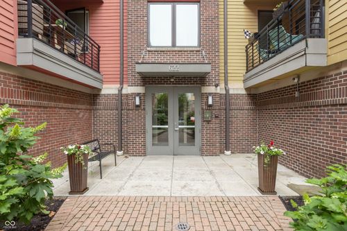apt-301-622 E 10th Street, Indianapolis, IN, 46202 | Card Image