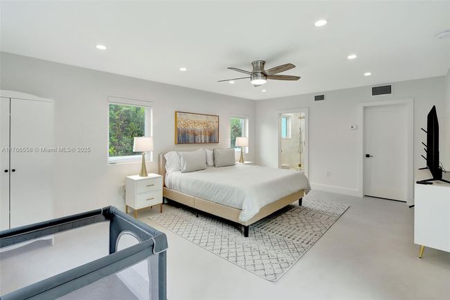 646 Ne 114 Th St, House other with 3 bedrooms, 2 bathrooms and null parking in Biscayne Park FL | Image 24