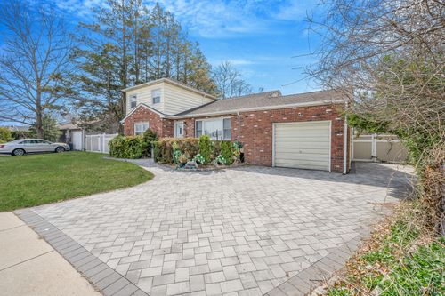 344 Woods Rd, North Babylon, NY, 11703-1410 | Card Image