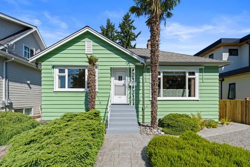 1415 London St, New Westminster, BC, V3M3C3 | Card Image