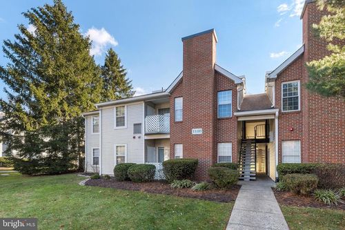 1102 Diamond Dr, NEWTOWN, PA, 18940-2402 | Card Image