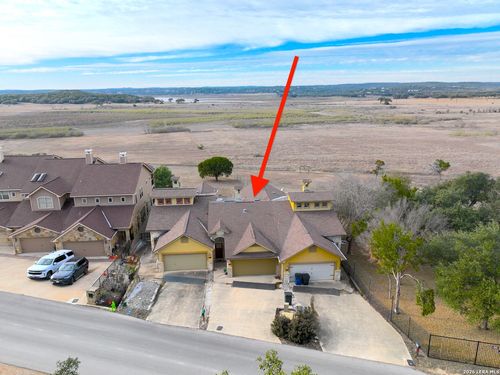 952 Parkview Dr, Canyon Lake, TX, 78133-3316 | Card Image