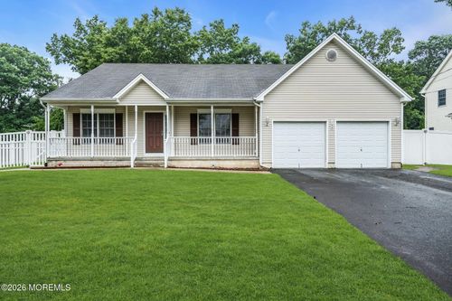100 Bark Rd, Manahawkin, NJ, 08050-1304 | Card Image
