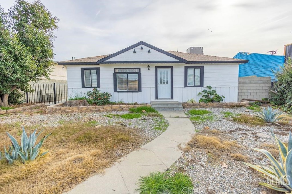 3917 Stockdale Hwy, Bakersfield, CA 93309