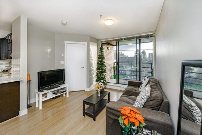 309 - 2150 E Hastings Street, Condo with 2 bedrooms, 1 bathrooms and 2 parking in Vancouver BC | Image 4